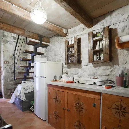 1 Bedroom Lovely In Nyaraló *