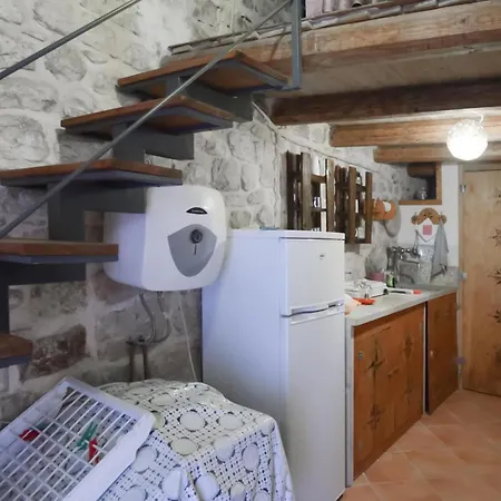 Nyaraló 1 Bedroom Lovely In
