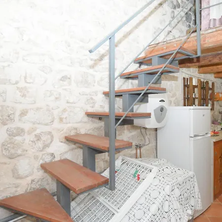 1 Bedroom Lovely In Nyaraló *
